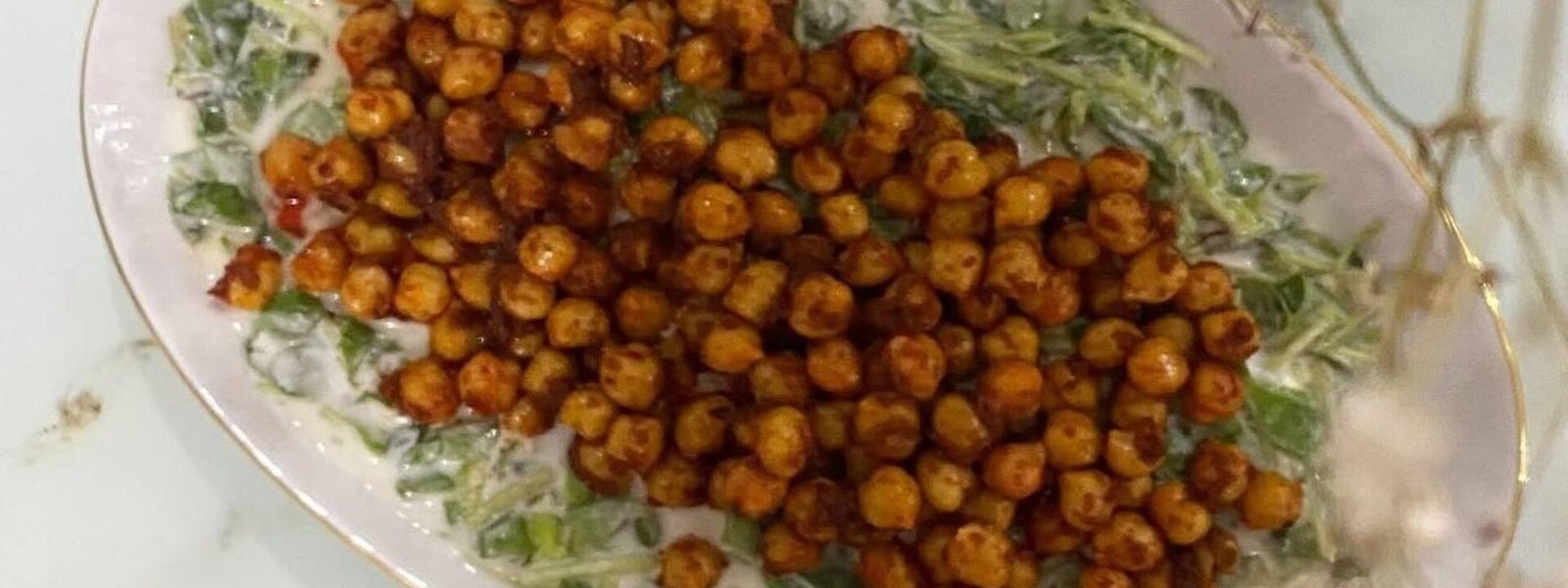 Nohutlu Semizotu Salatası