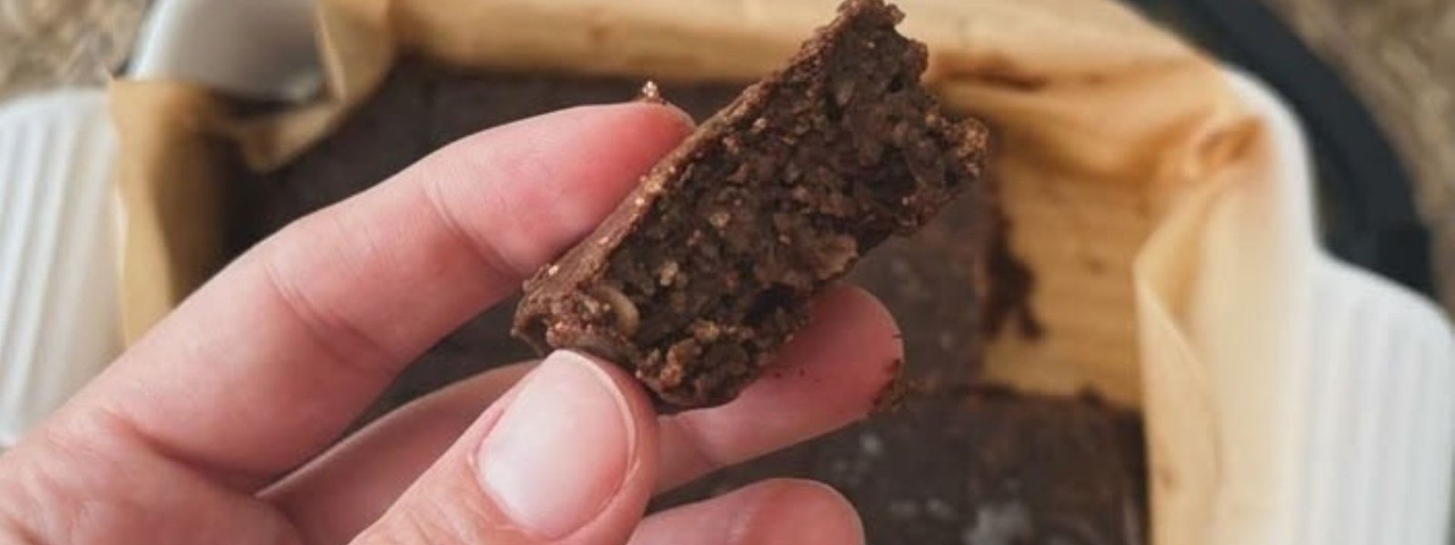 Keçiboynuzlu ve Hurmalı Sağlıklı Fit Kek